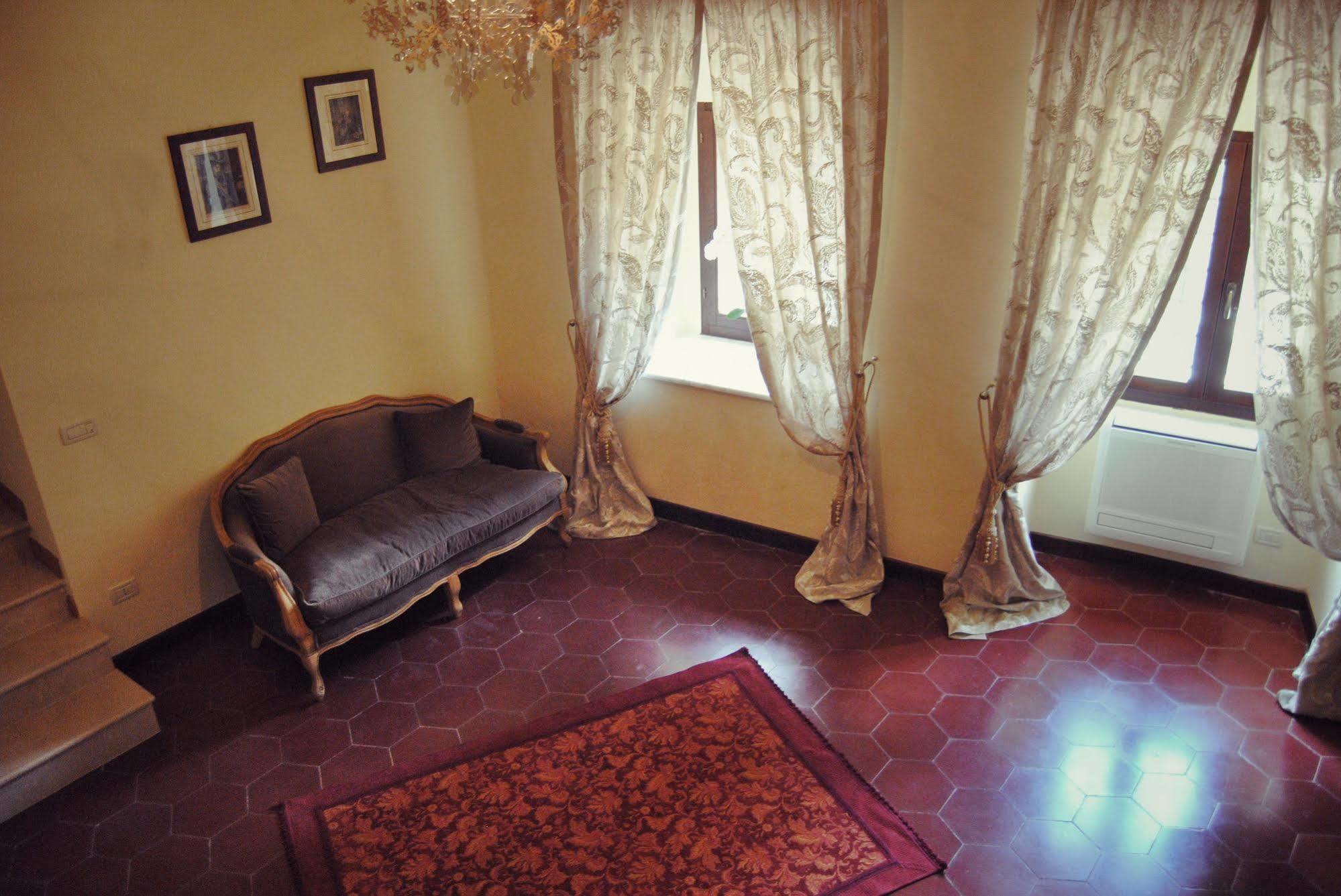 Отель Residenza Ducale Бовино Экстерьер фото